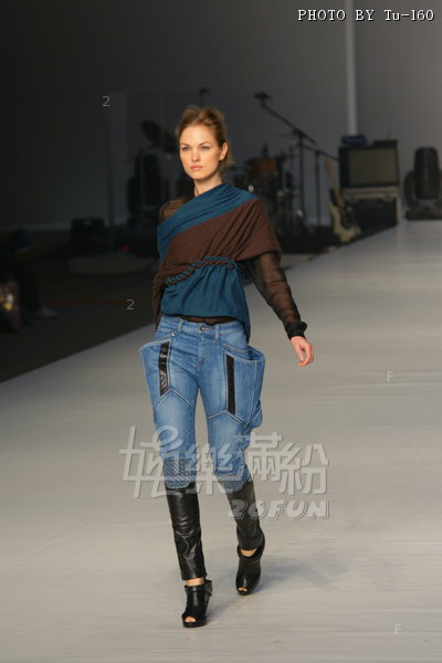 HKFW2010-D2M4_072.jpg