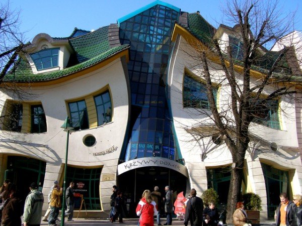 Crooked-house_-Sopot-Poland-600x450.jpg