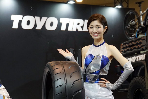 Osaka-CarShow-2002-TOYOTires_11.JPG