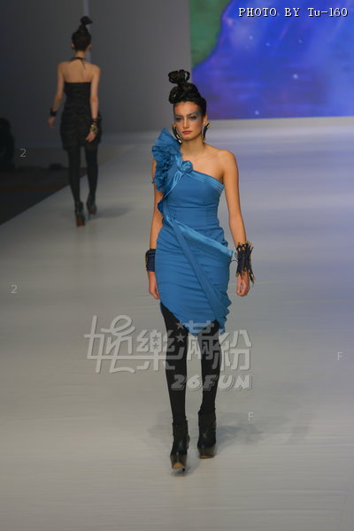 HKFW2010-D2M1_006.jpg