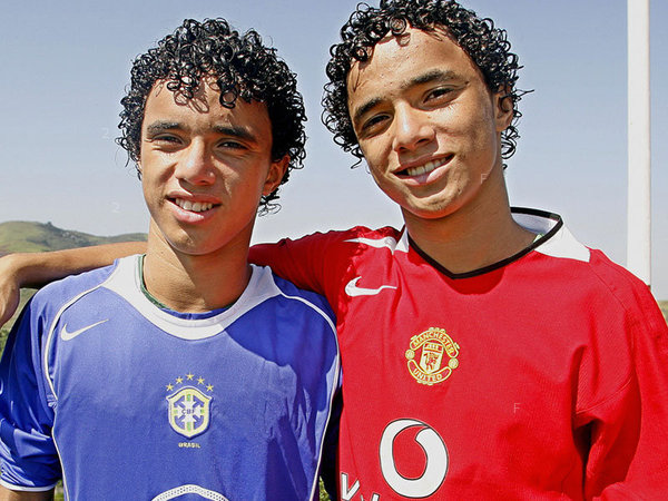 Fabio (L) and Rafael ready for move.jpg