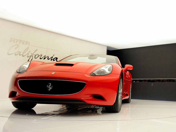 ferrari_california-2009_r24[1].jpg