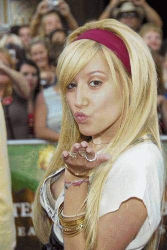 ashley_tisdale_nipple-slip.jpg