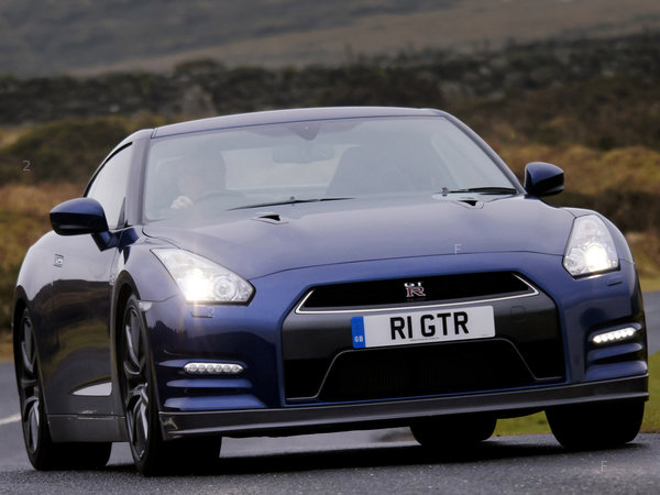 nissan_gtr-uk-2010_r21_jpg.jpg