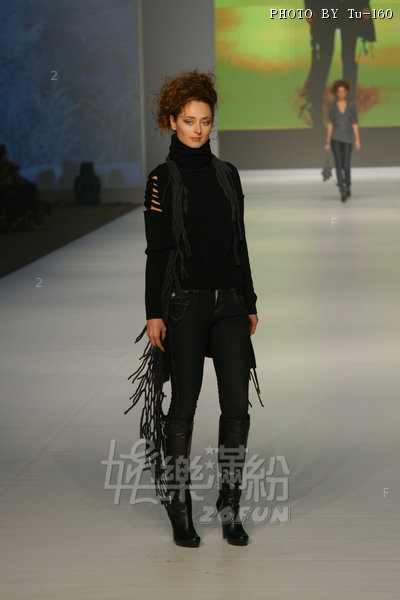 HKFW2010-D4M2_136.jpg