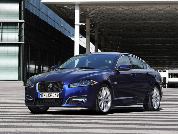 jaguar_xf-diesel-s-2011_r19_jpg.jpg