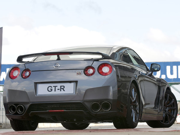 nissan_gt-r-r35-2012_r2_jpg (2).jpg