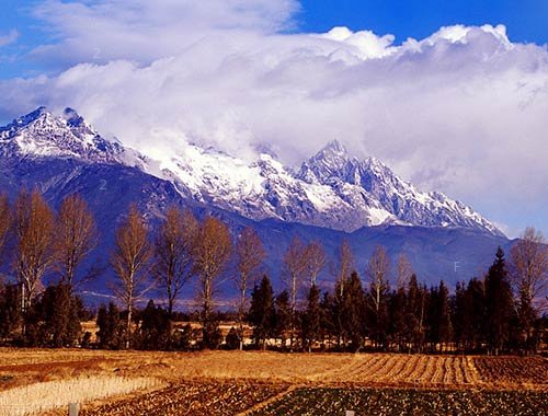 雲南麗江玉龍山.jpg