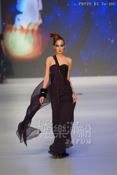 HKFW2010-D2M1_043.jpg