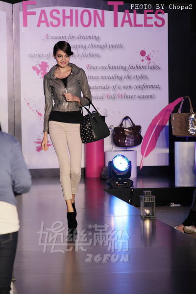 fashion tale 20138.JPG