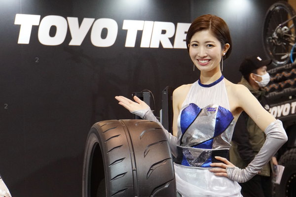 Osaka-CarShow-2002-TOYOTires_09.JPG