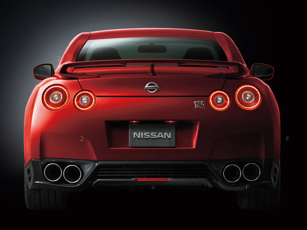 nissan_gt-r-2014_r12_jpg.jpg