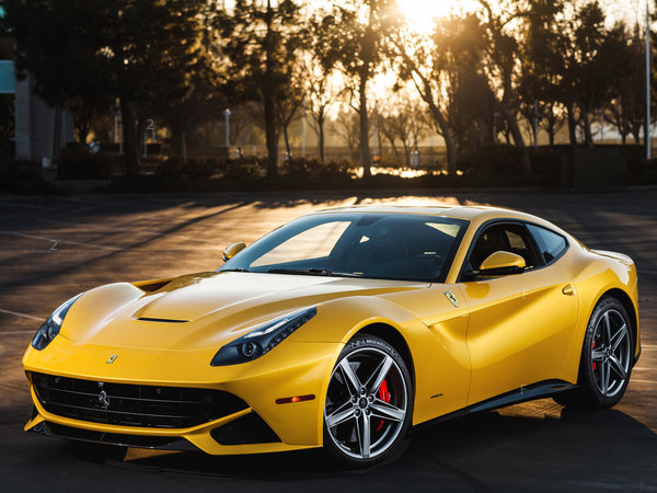 ferrari_f12berlinetta-usa-2013_r13_jpg.jpg