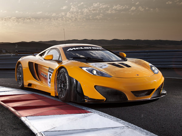 mclaren_mp4-12c-gt3-2011_r30.jpg