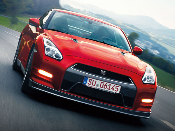 nissan_gt-r-2014_r15_jpg.jpg