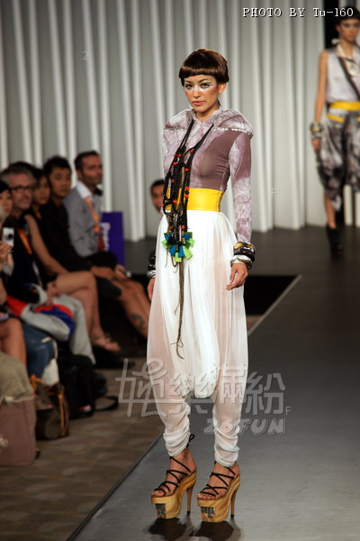 HKFW2010S-D1M2_022.jpg