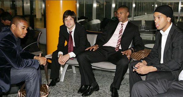 01 Robinho, Diego, Naldo, Ronaldinho.JPG