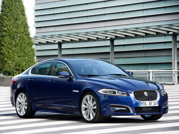 jaguar_xf-diesel-s-2011_r14_jpg.jpg