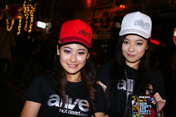 Alive-LKF091226_16.jpg