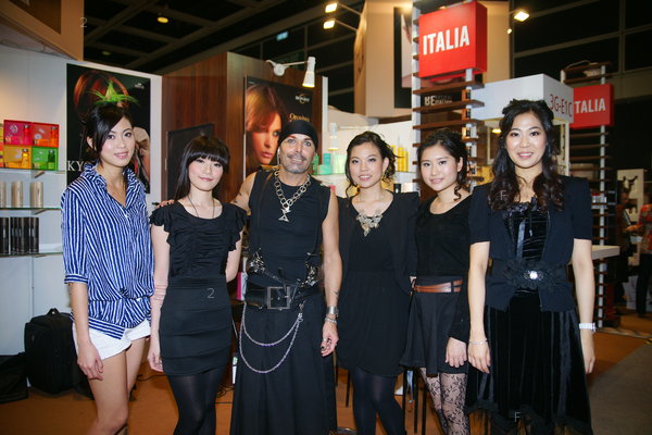 Cosmoprof-1211-Misc_38.jpg