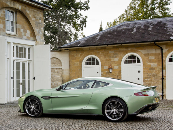 astonmartin_vanquish-uk-2012_r9_jpg.jpg